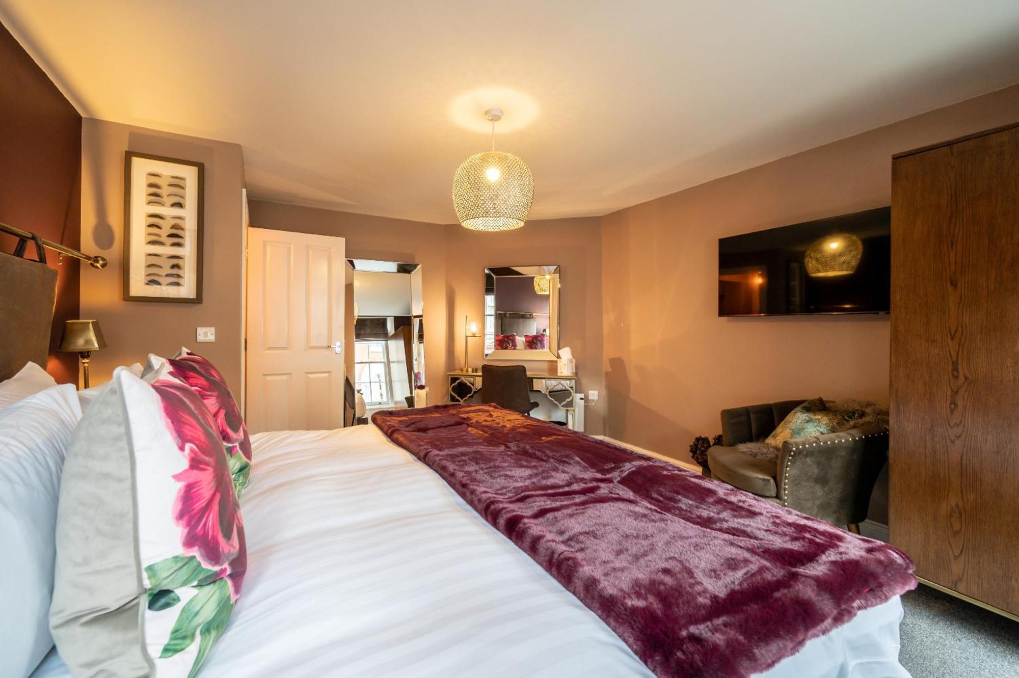 At Home Shrewsbury Room photo